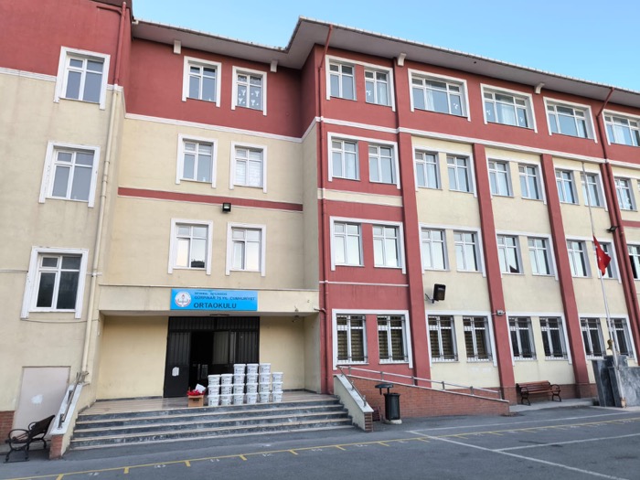 Gürpınar 75. Yıl Cumhuriyet Ortaokulu'na boya teslimatı — Beylikdüzü